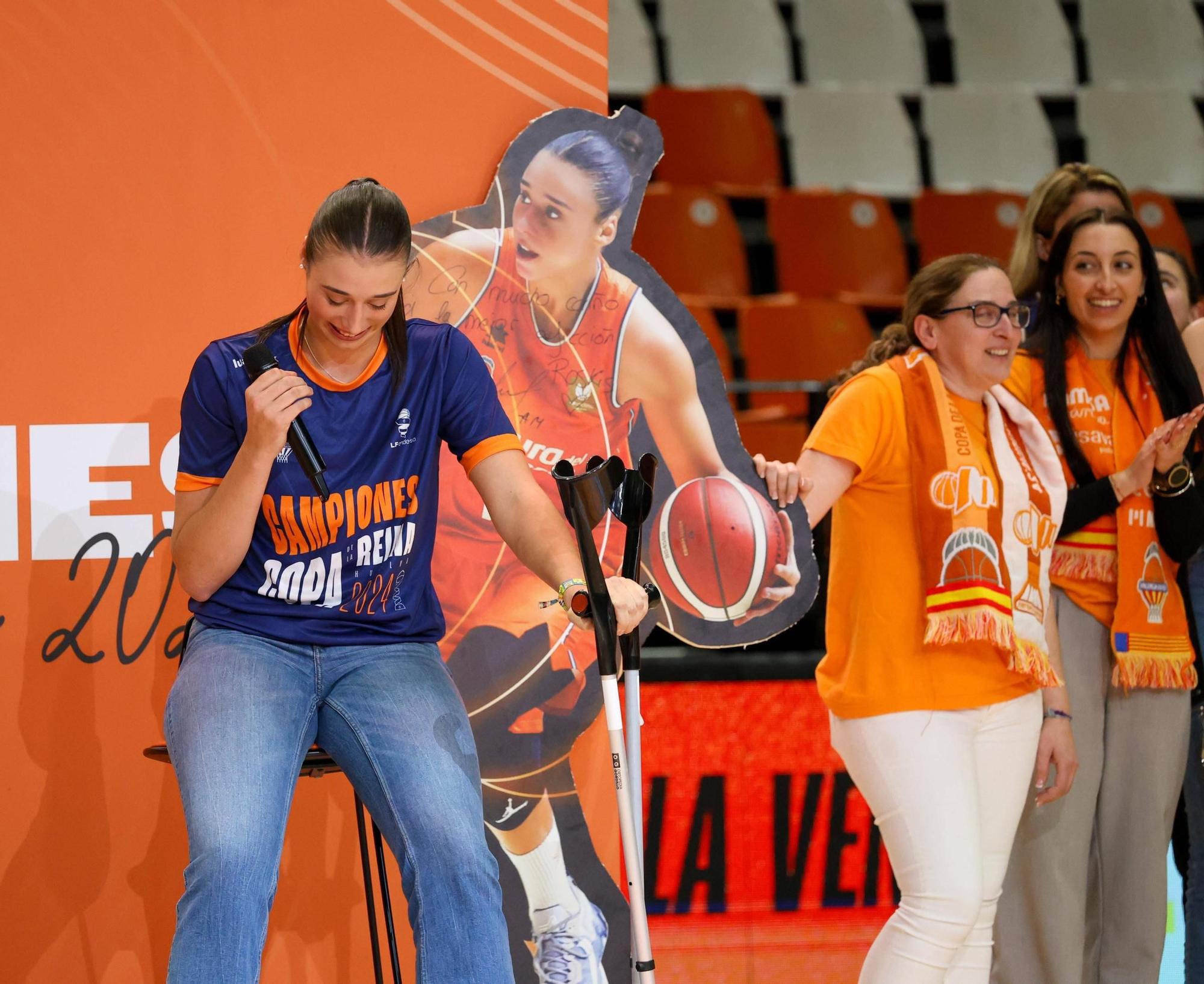 La fiesta llegó a la Fonteta: Así celebraron la Copa de la Reina