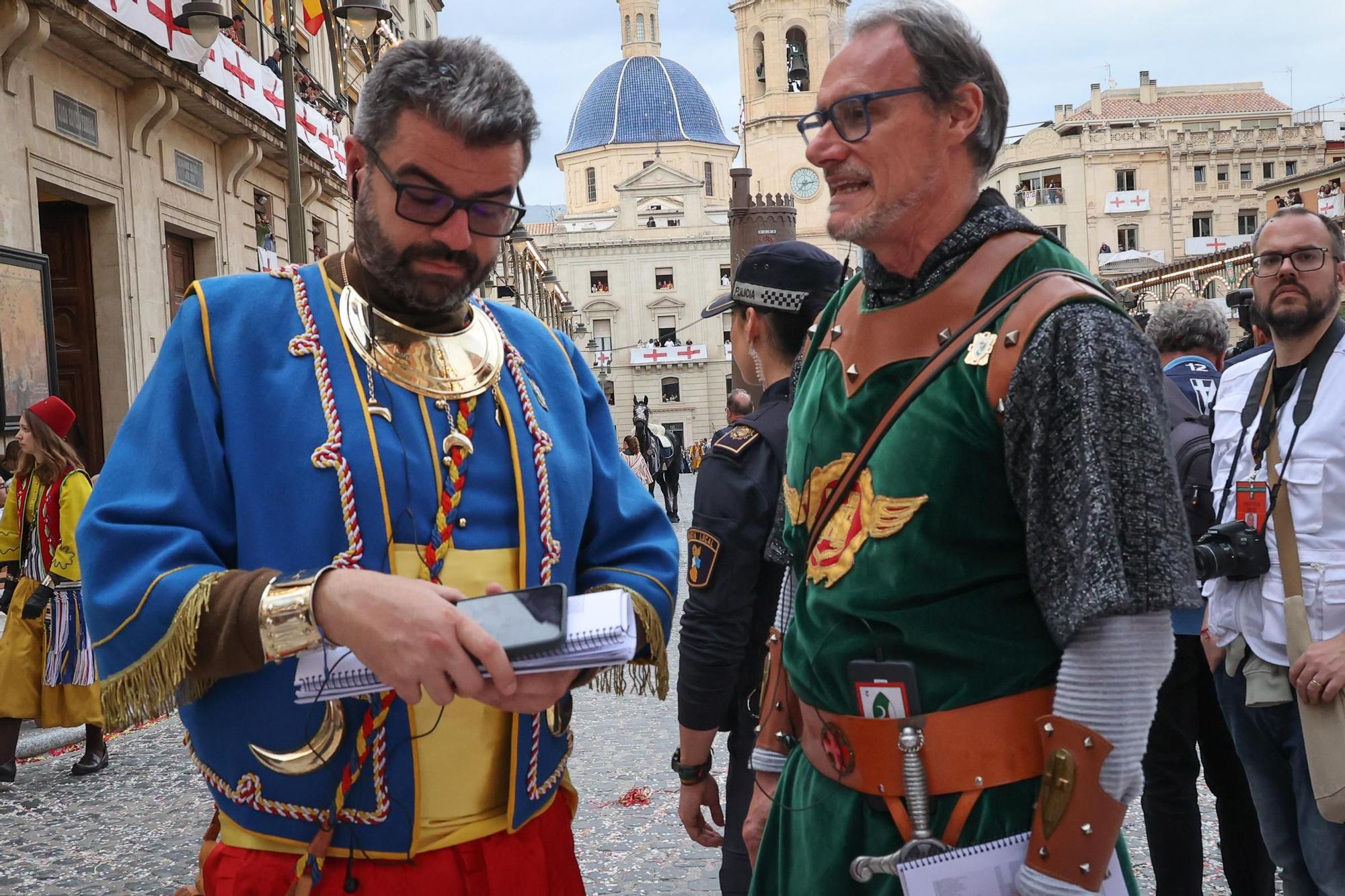 La mujer hace historia en la Entrada Mora de Alcoy