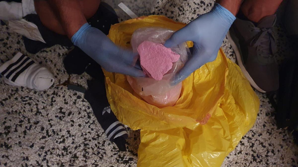 Cocaína rosa intervenida en otra actuación policial.