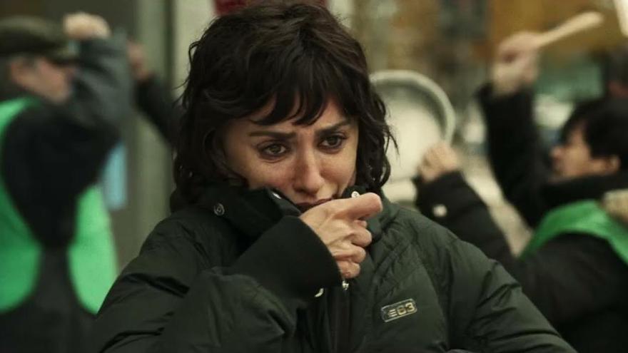 Penélope Cruz se enfrenta al drama social de los desahucios en &#039;En los Márgenes&#039;.