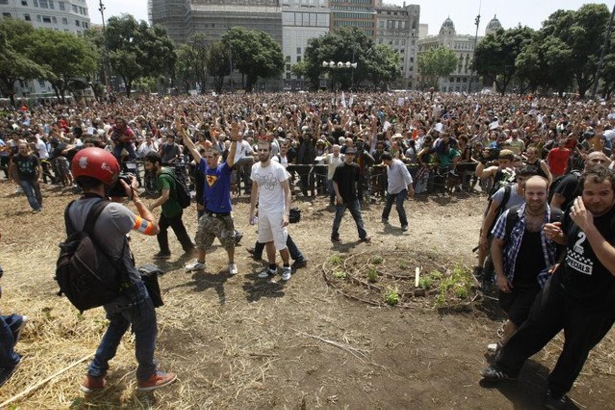 El desallotjament de la plaça de Catalunya, vist per Ricard Cugat.