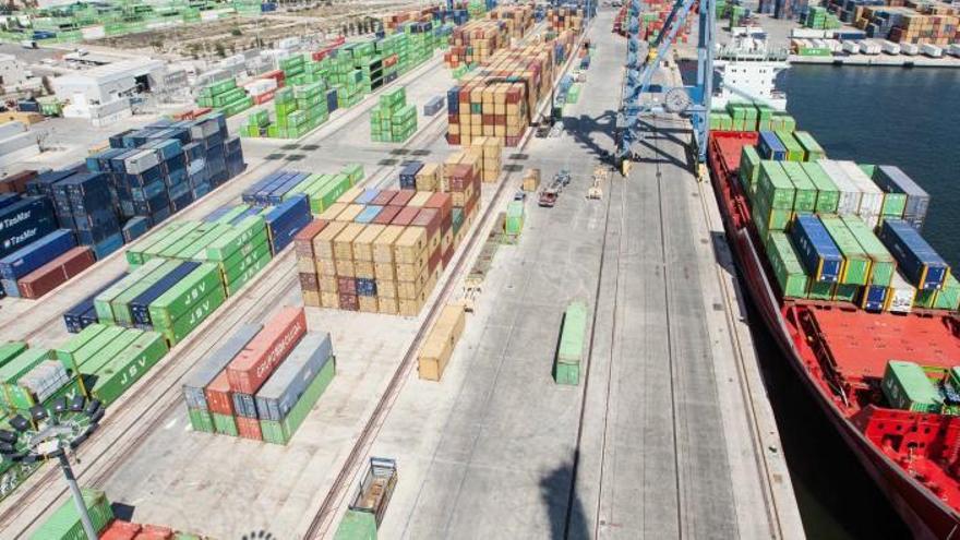 Jornada sobre el tráfico portuario en el Aula Caja Mediterráneo