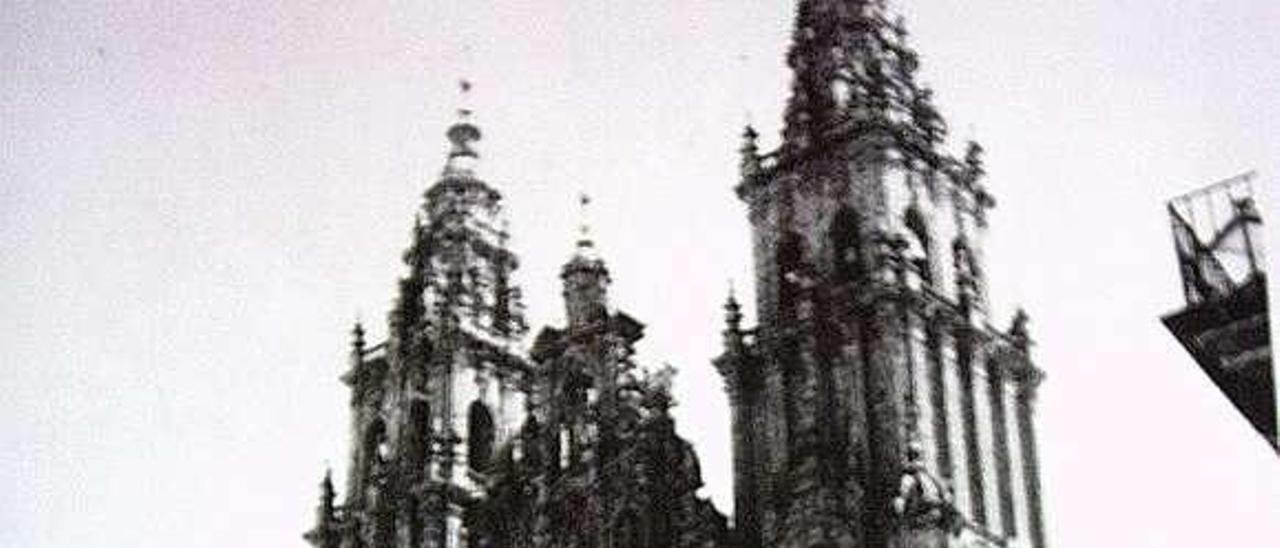 La banda en la escalinata del desaparecido Sanatorio Nuestra Señora del Carmen de A Estrada, en 1978.