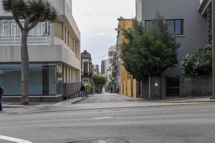 25-03-20 LAS PALMAS DE GRAN CANARIA. CIUDAD. LAS PALMAS DE GRAN CANARIA. Recorrido por la ciudad para vera su desolación.   Fotos: Juan Castro.  | 25/03/2020 | Fotógrafo: Juan Carlos Castro