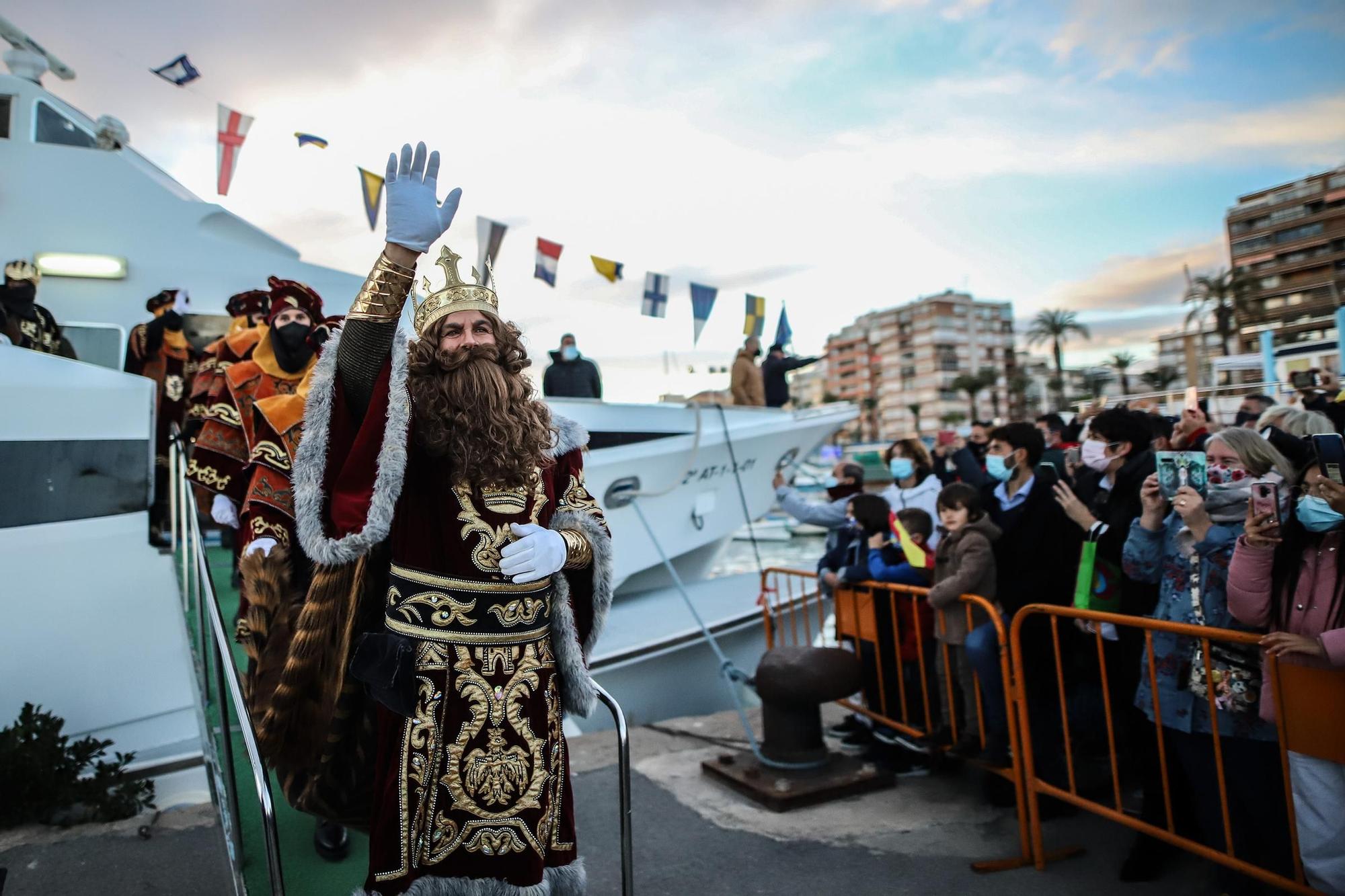 Los Reyes Magos desembarcan en Torrevieja