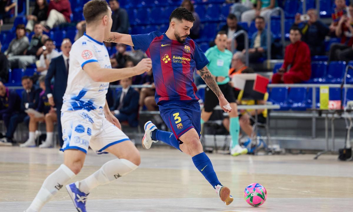 Matheus prepara el disparo del 1-0