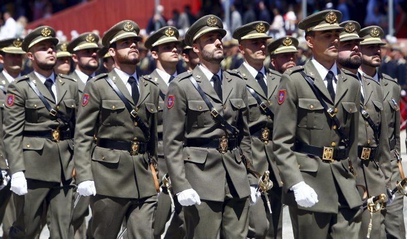 El rey entrega nuevos despachos en la Academia General Militar