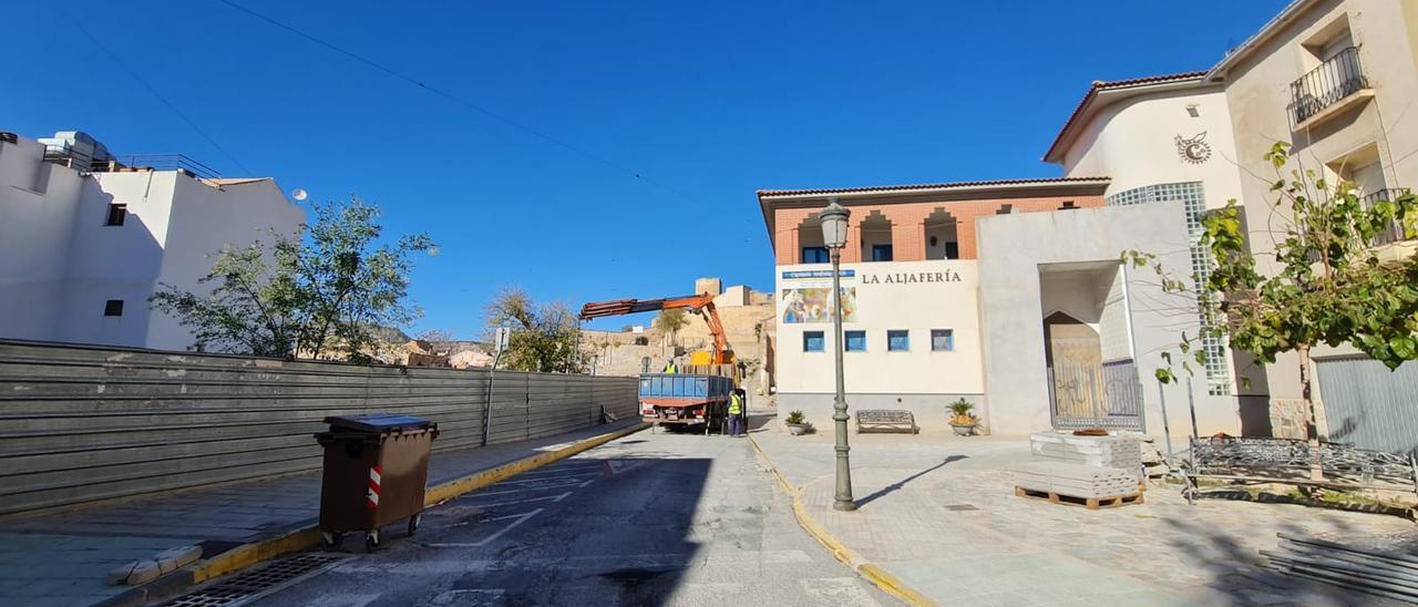 Los primeros trabajos en la Plaza de Arriba de Elda.