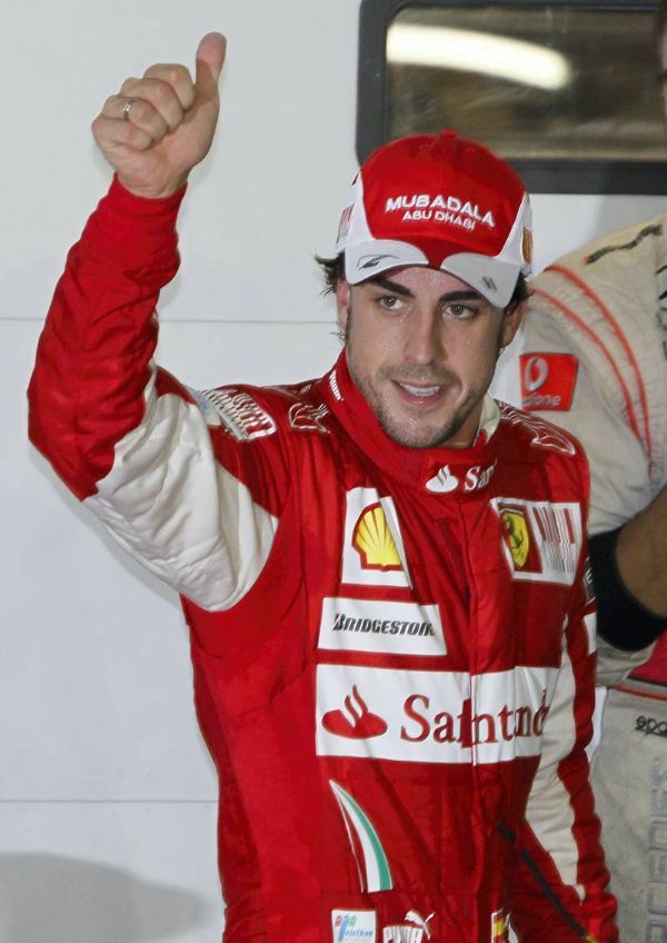 Alonso vence en Singapur