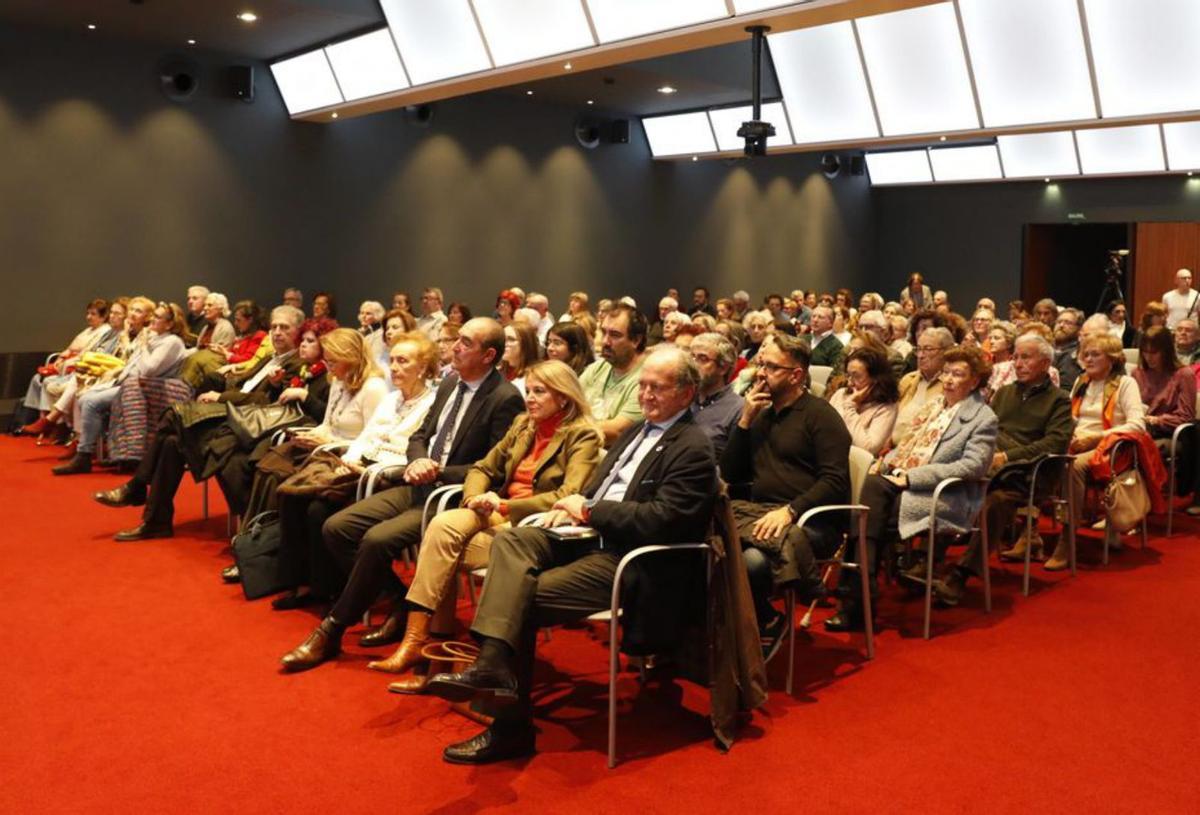 Vista general de la sala, ayer, con el aforo al completo. | F. RODRÍGUEZ