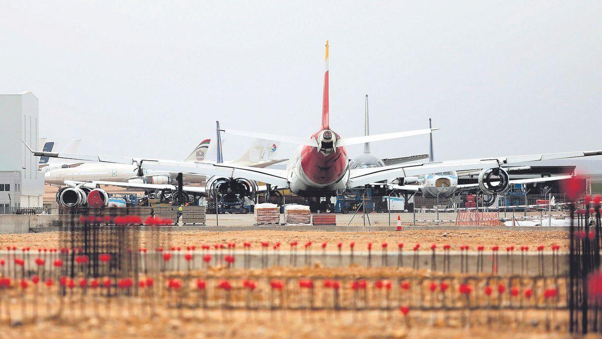 El aeropuerto de Teruel trabaja ya en ampliar su capacidad a los 400 aviones.