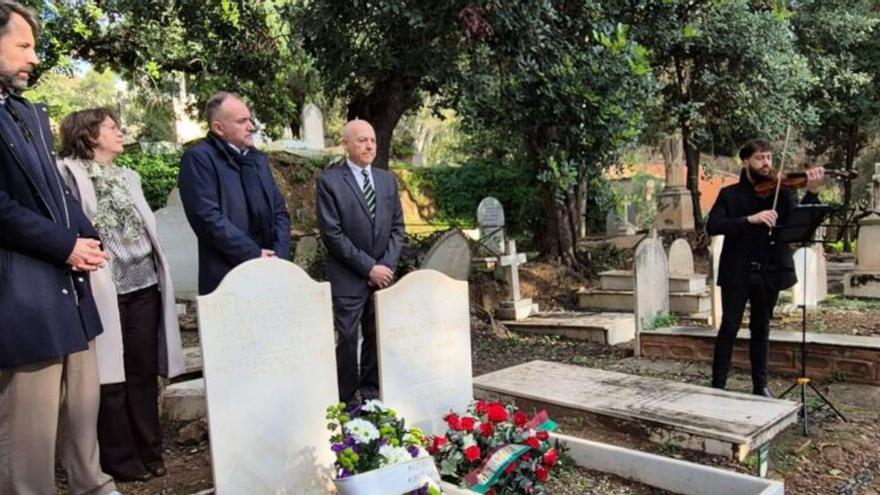 Alhaurín el Grande recuerda en el Cementerio Inglés el aniversario de Gerald Brenan