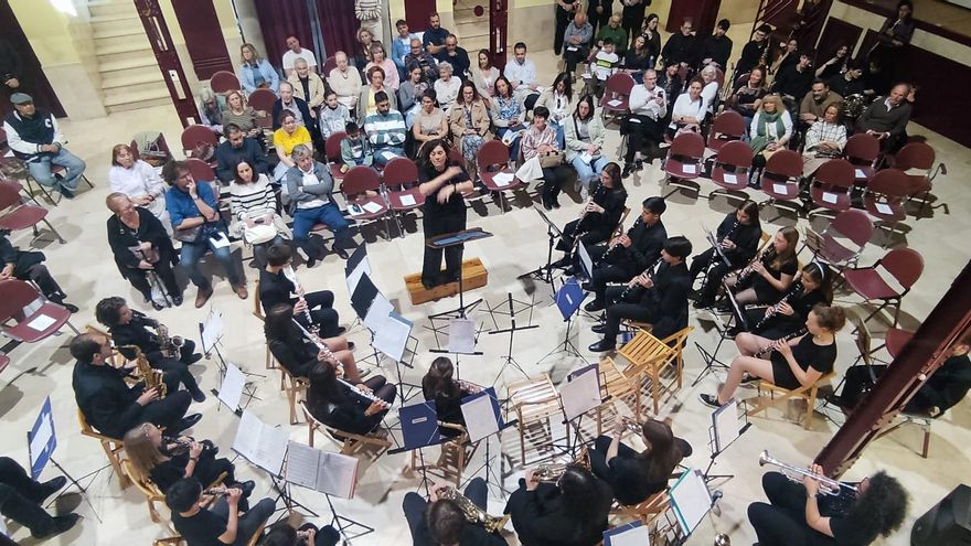 Llanera vibra con la Banda y el Bandín de Música de Siero: así ha sido la actuación de la formación en Posada