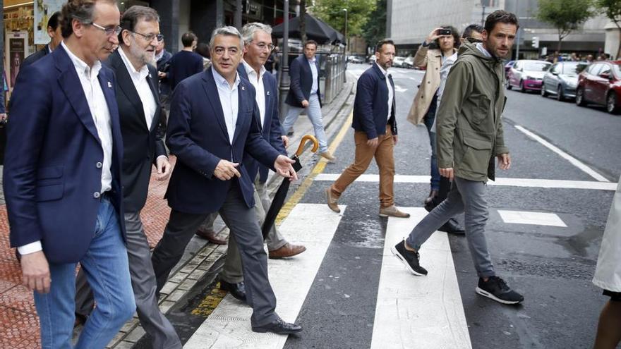 Rajoy afirma que el PP evitará que Euskadi siga el ejemplo catalán