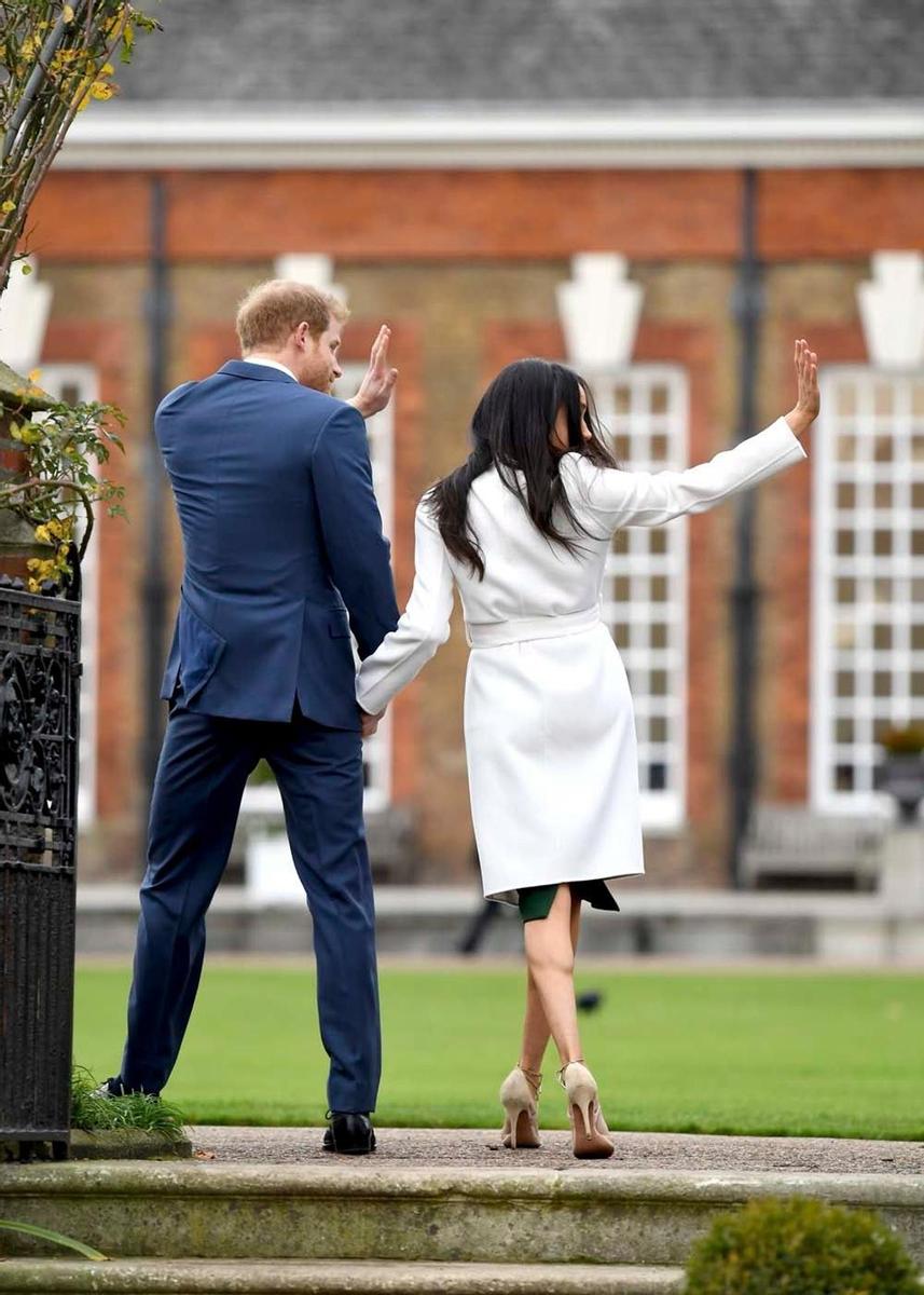El Príncipe Harry y Meghan Markle saludan ya en pareja