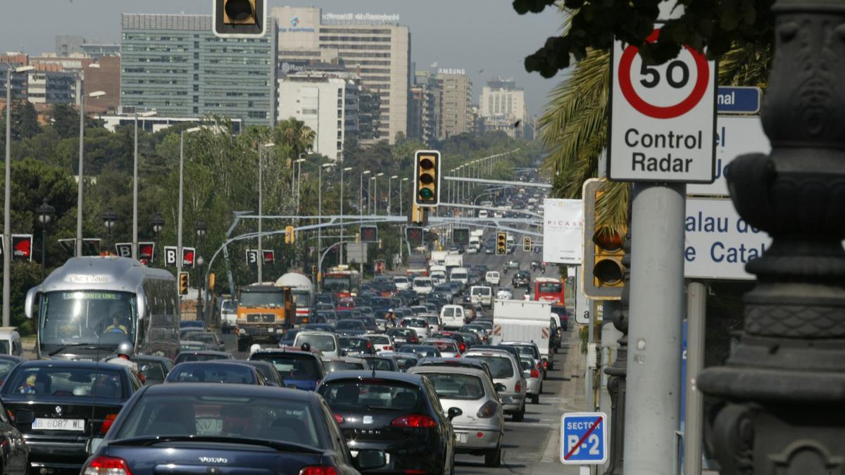 Aviso de radar en el acceso a Barcelona a través de la Diagonal