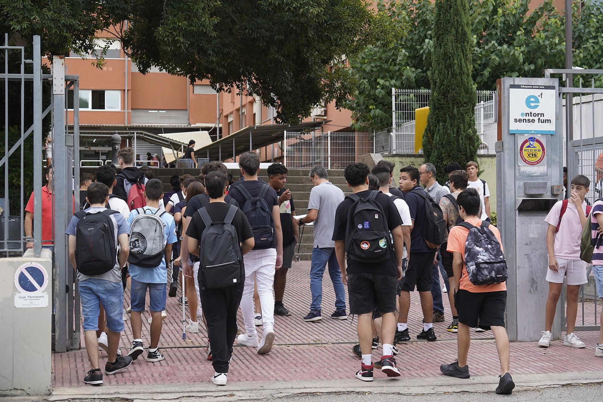 Centenars d’alumnes de FP, encara pendents de saber si tindran plaça