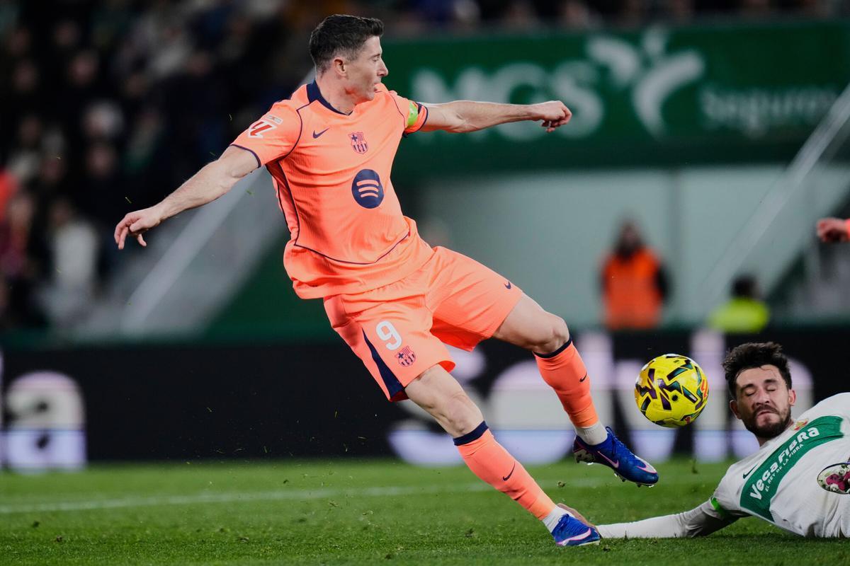 Lewandowski, durante el partido ante el Elche