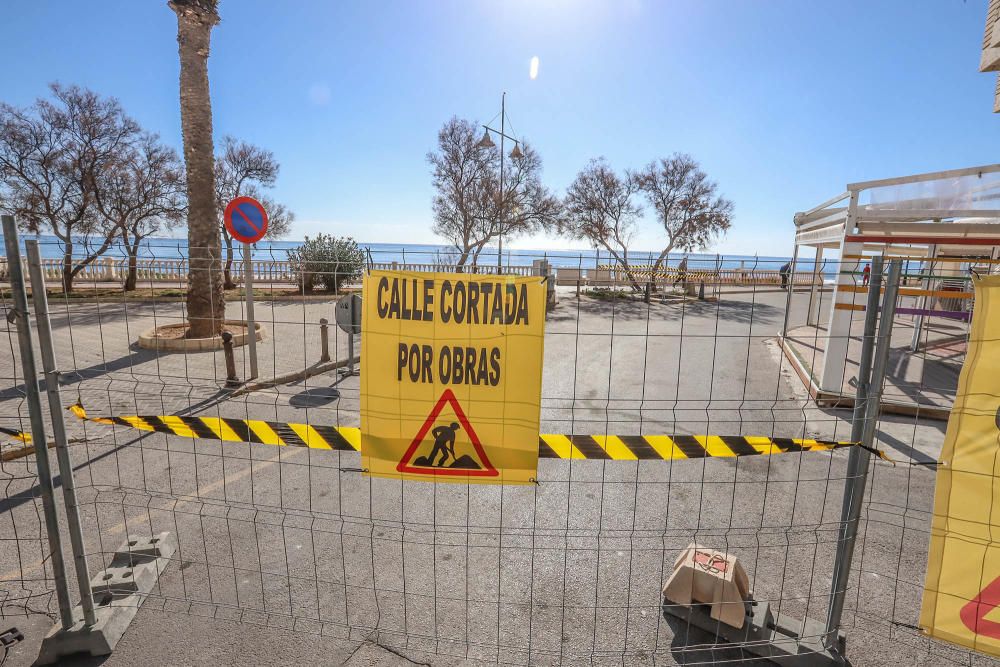 Han comenzado las  obras de remodelación del paseo de Punta Margalla en Torrevieja con una inversión de un millón de euros y cuatro meses y medio de plazo de ejecución -pararán en Semana Santa-.