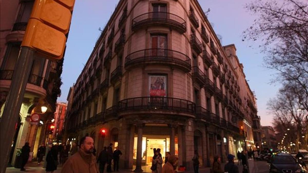 Última jornada de la tienda Felgar de la Rambla, 132, donde se ubicará un macroespacio de Mango, ayer.