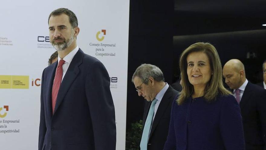 Felipe VI pide más apertura a las empresas