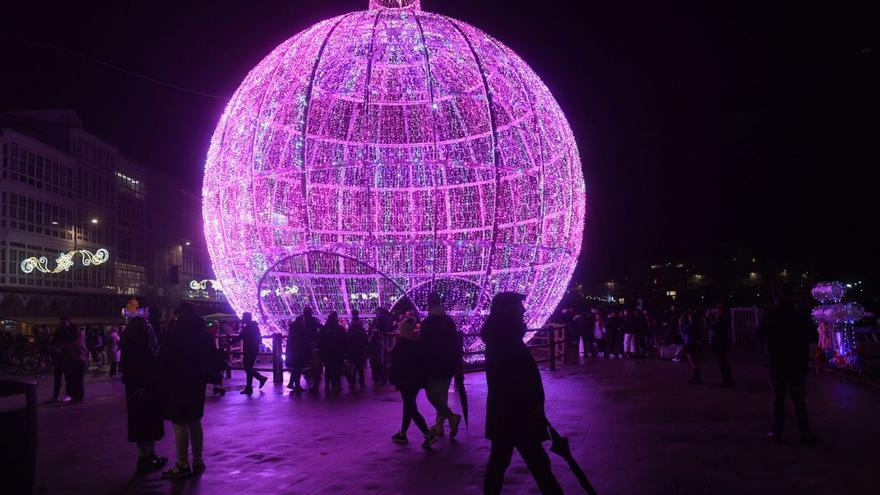 La bola de Navidad del Parrote. | // LOC