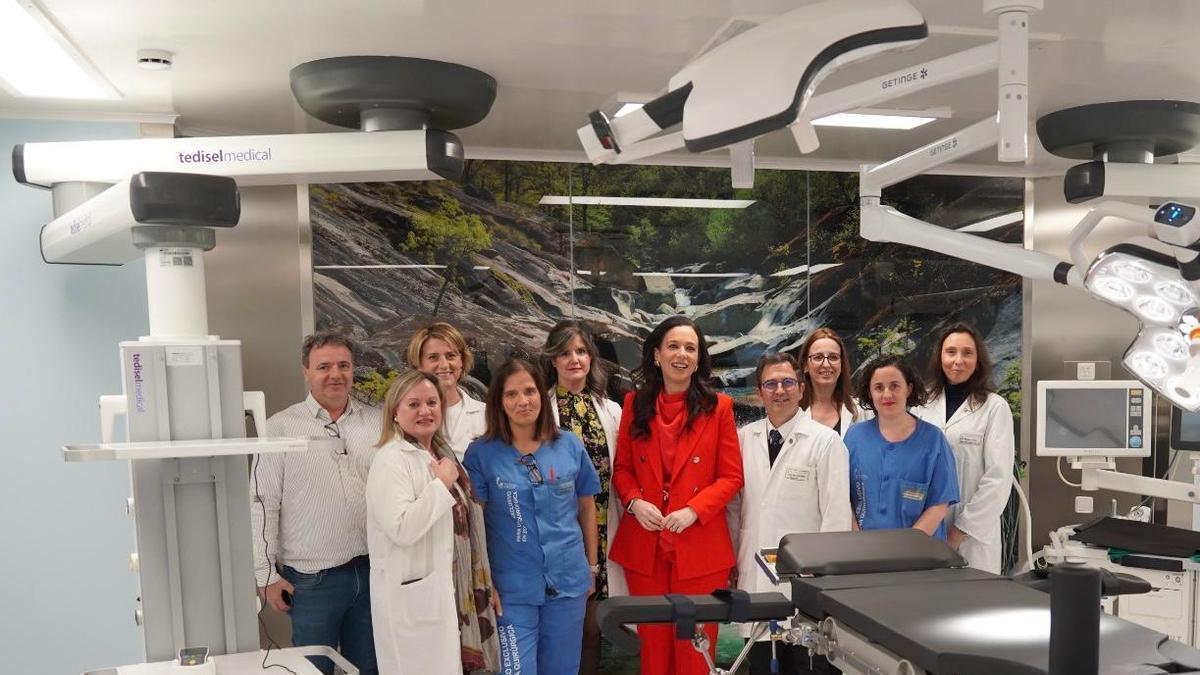 El Hospital de Plasencia estrena un quirófano para reducir la espera en Traumatología.
