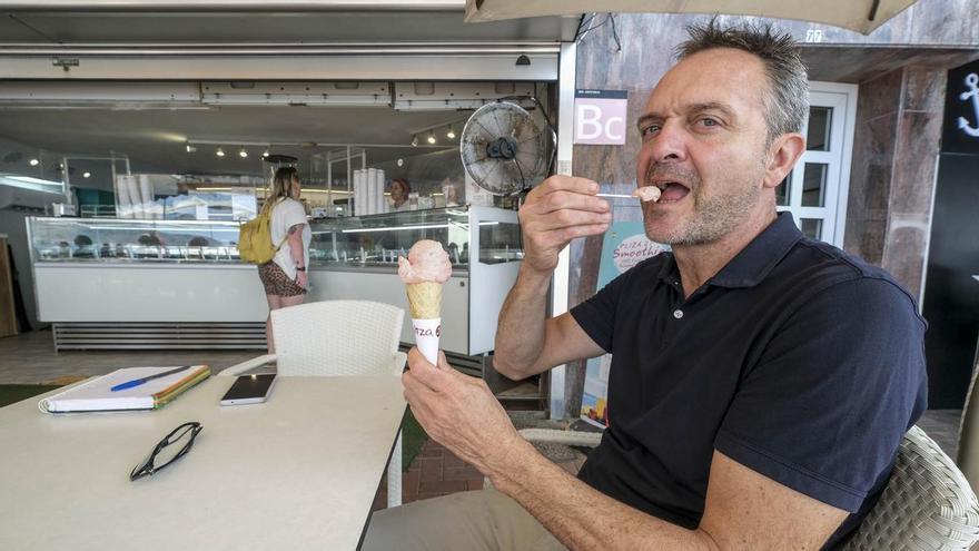 &quot;Paseando pensé que faltaba un puesto de helados naturales en Las Canteras&quot;