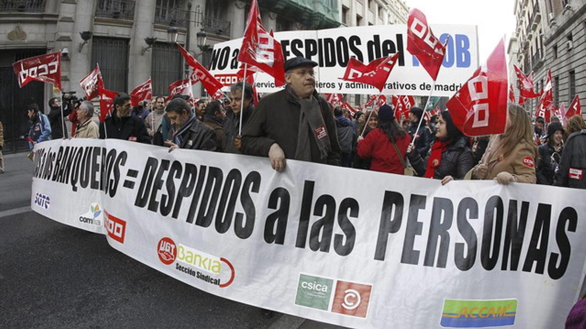 Protesta de trabajadores del sector bancario en contra de los despidos, el pasado 23 de enero en Madrid.