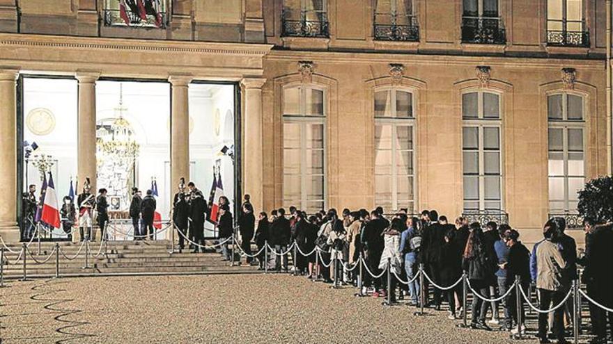 Adiós multitudinario a Chirac en el Palacio del Elíseo