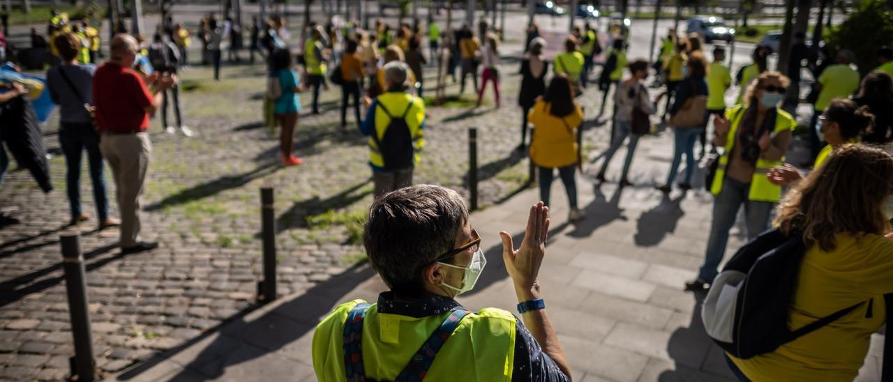 Una manifestación en Santa Cruz de Tenerife por la paralización de la Oferta Pública de Empleo.