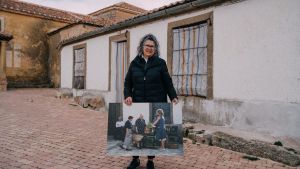 Eusebia, una vecina de Arahuetes, donde se rodó parte de la serie televisiva Cuéntame Cómo Pasó.