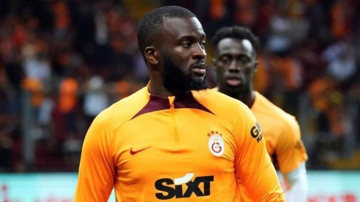 Tanguy Ndombele calienta con el Galatasaray