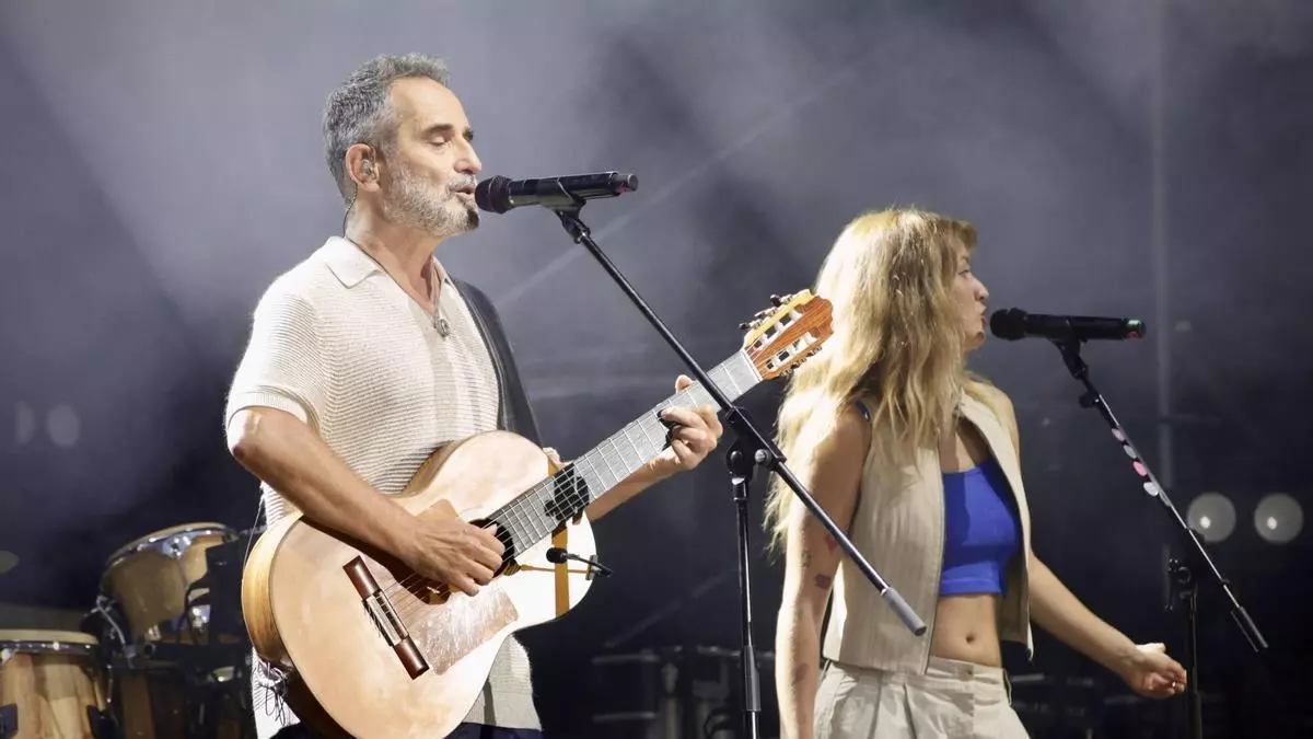 Jorge Drexler empapa el Botánico de Gijón de ritmo afro-uruguayo