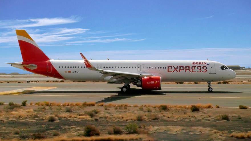 Iberia Express increases its offer to Lanzarote by 13% during the summer months