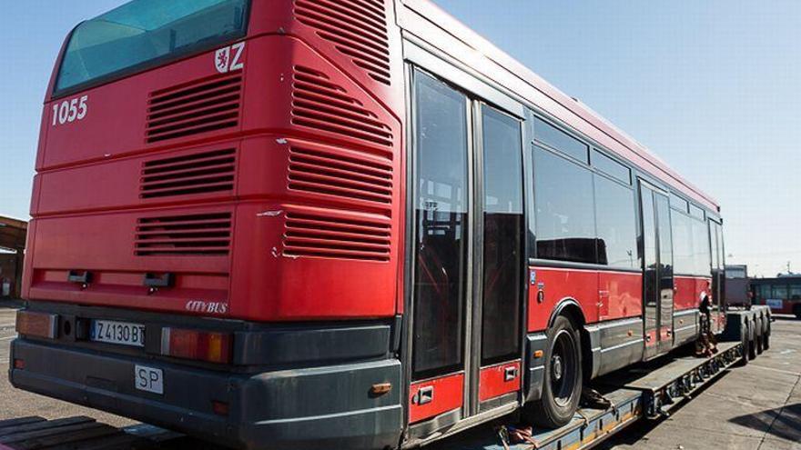 Zaragoza dona a la ciudad de La Habana 6 autobuses fuera de uso