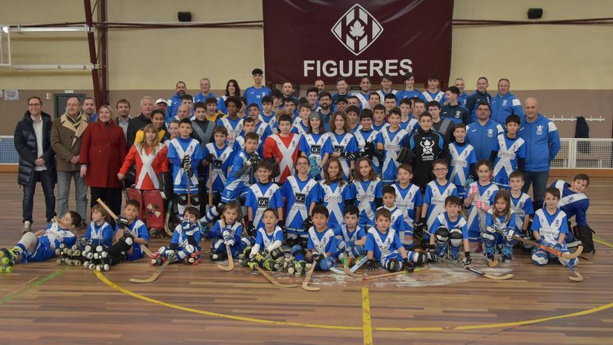 L’Hoquei Figueres presenta 10 equips en un pavelló ple