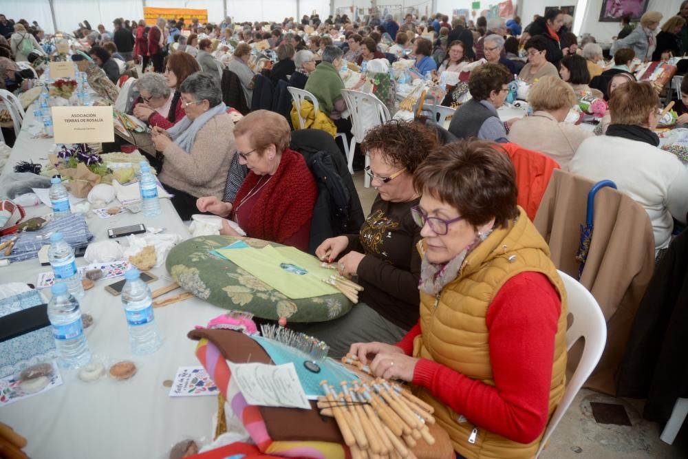 Las palilleiras tejen vínculos en Sanxenxo