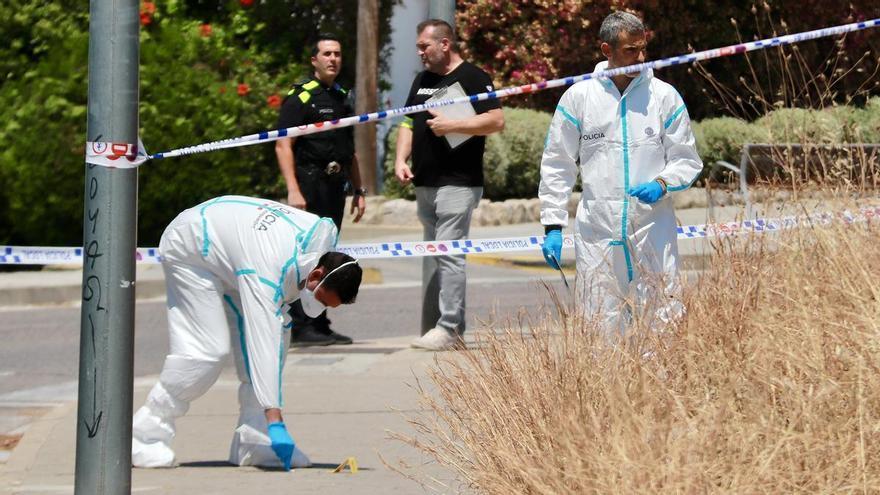 Detienen a un hombre por apuñalar mortalmente a un joven, con quien convivía, en un asentamiento en Cubelles