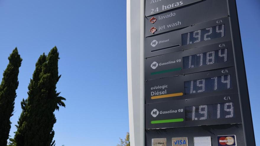 Gli sconti del governo ribaltano il distributore: il diesel torna a essere più economico della benzina per la prima volta dall'inizio della guerra