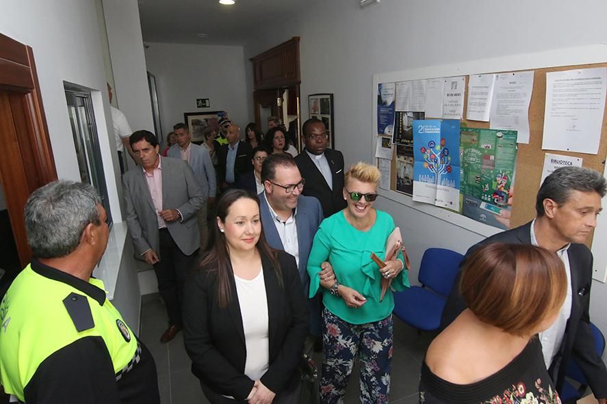 Susana Díaz inaugura el centro de la madera de Encinas Reales.