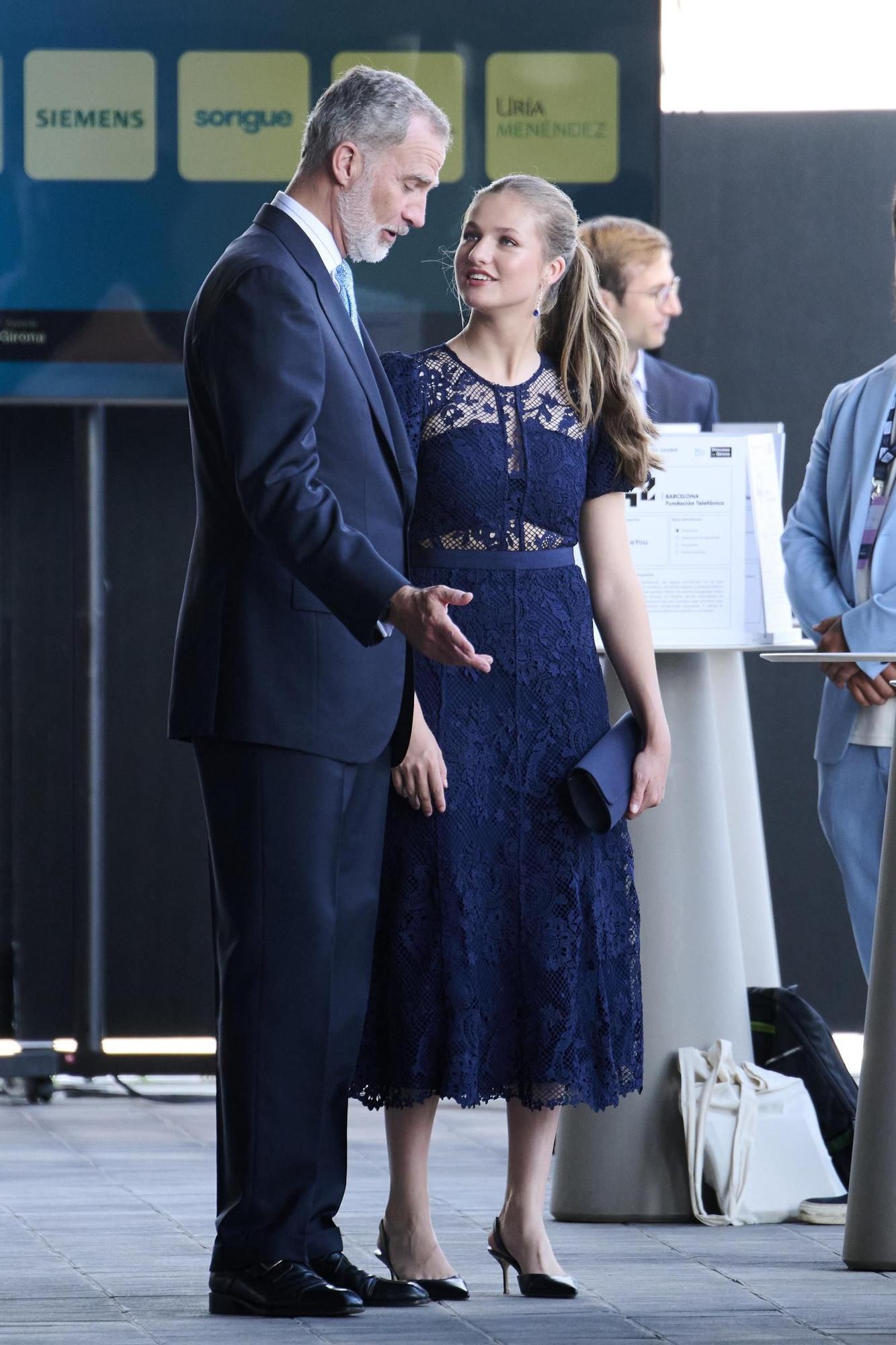 La princesa Leonor y el rey Felipe VI durante los Premios Princesa de Girona 2024.