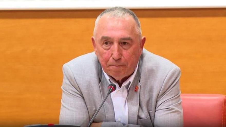 Baldoví ve “escandaloso” el término “prioridad nacional” de Vox en el acuerdo con el PP