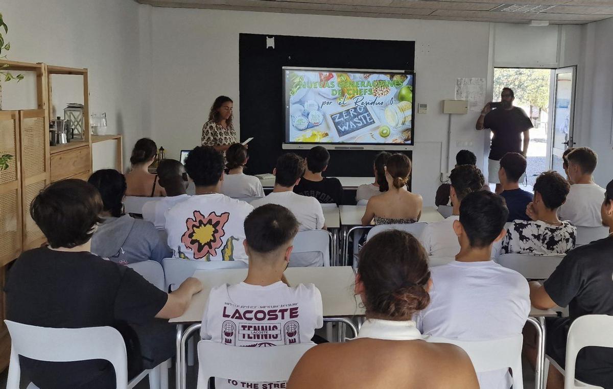 Una de les accions a l’institut Isidor Macabich. | IP