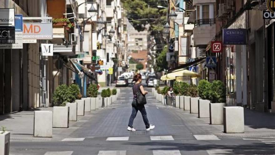 Elda propone cerrar al tráfico  la comercial calle Juan Carlos I