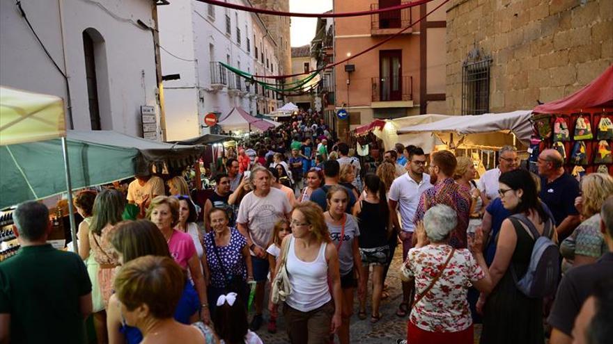 Homenaje a Montehermoso, en un Martes Mayor lleno de tradiciones