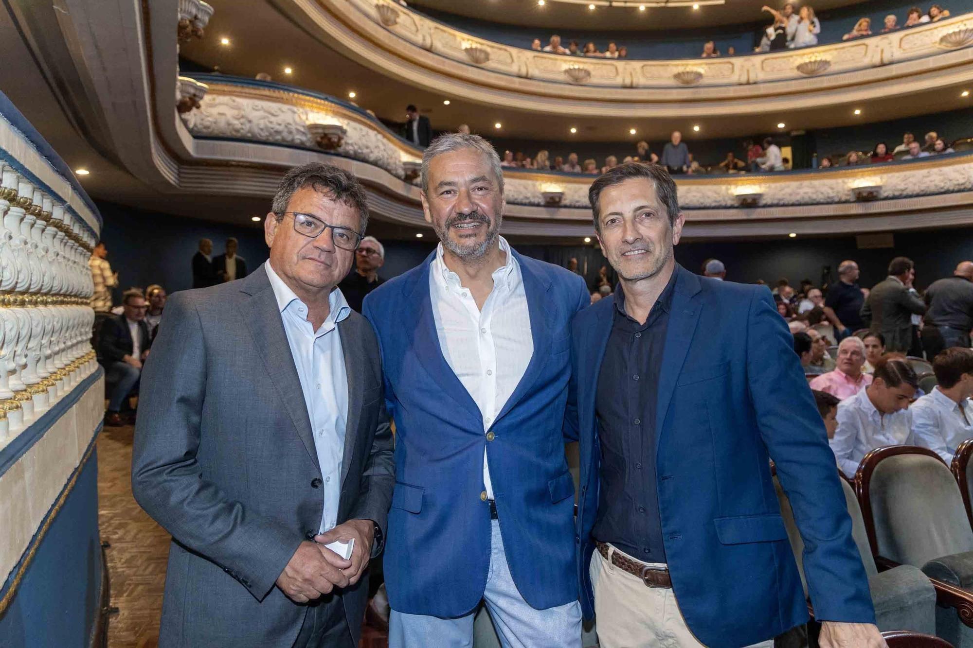 Manuel Escribano pronuncia el pregón de apertura de la Feria de Hogueras en el Teatro Principal de Alicante