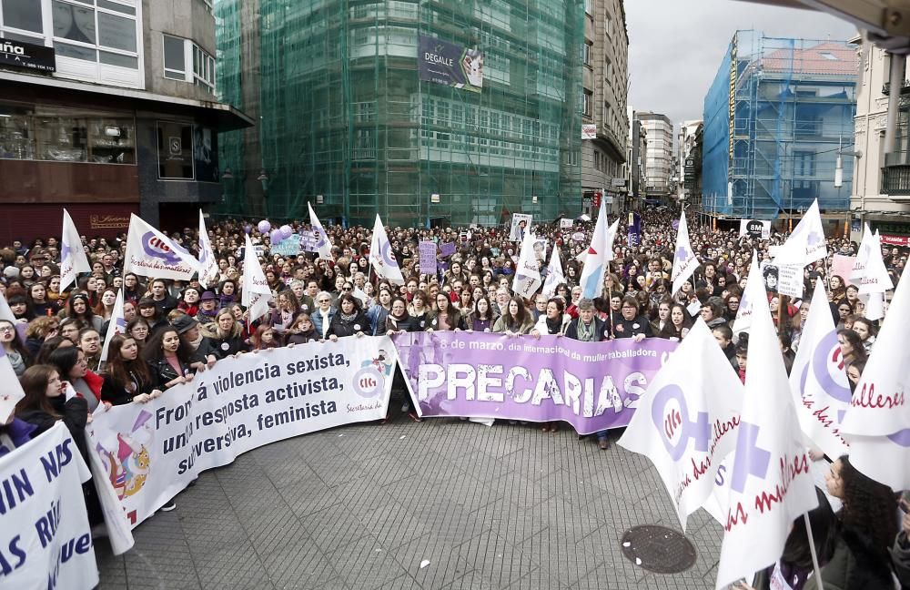 Multitudinaria protesta del 8-M en Pontevedra