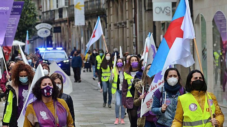 El feminismo comarcal ondea la bandera de la igualdad |  FDV