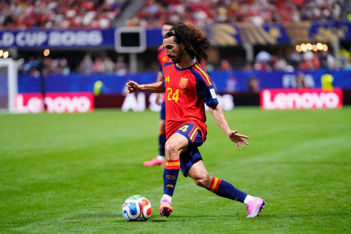 Marc Cucurella of Spain plays the ball during the FIFA World Cup 2026 Group H match between Spain and Cabo Verde at Atlanta Stadium on June 15, 2026 in Atlanta, United States. AFP7 15/06/2026 ONLY FOR USE IN SPAIN. Jose Breton / AFP7 / Europa Press;sport;football;soccer;player;team;FIFA;World Cup;Spain;Cabo Verde;ZSPORT;ZSOCCER;Spain v Cabo Verde: Group H - FIFA World Cup 2026;